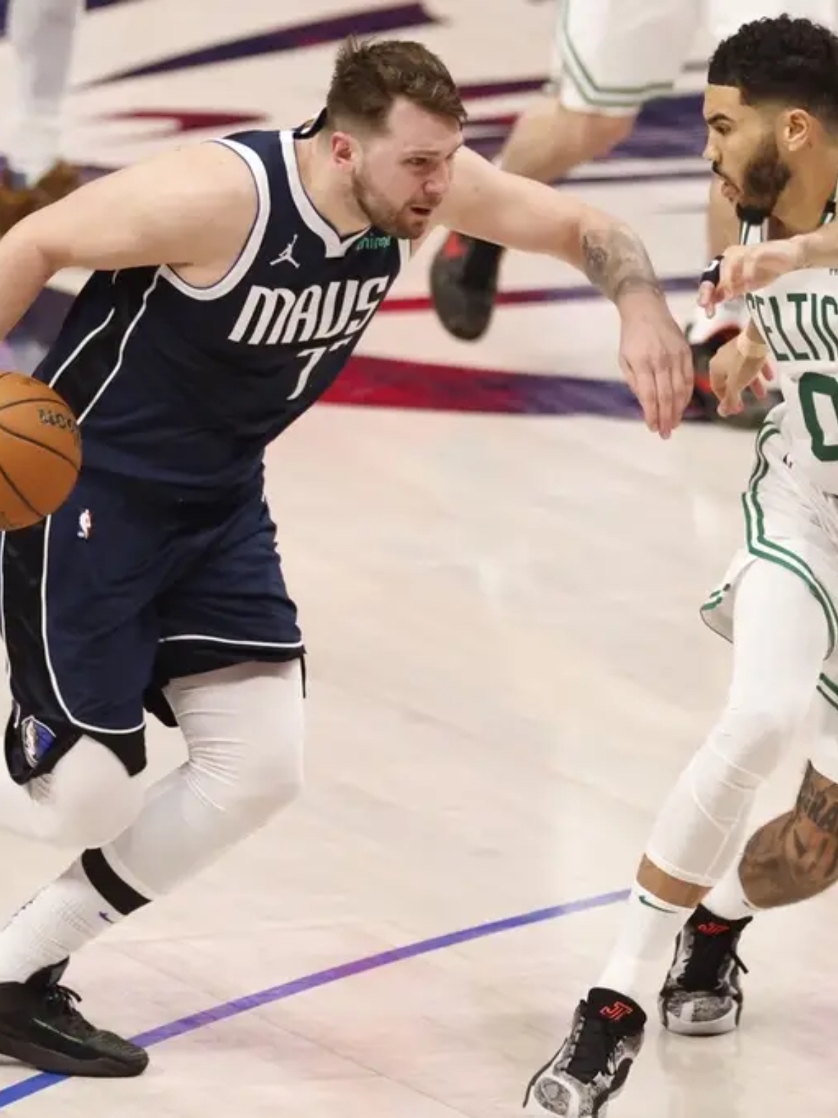 关键时刻波士顿凯尔特人备战NBA总决赛，远射贴柱细节曝光，赛场秩序良好，医务组通报恢复的简单介绍