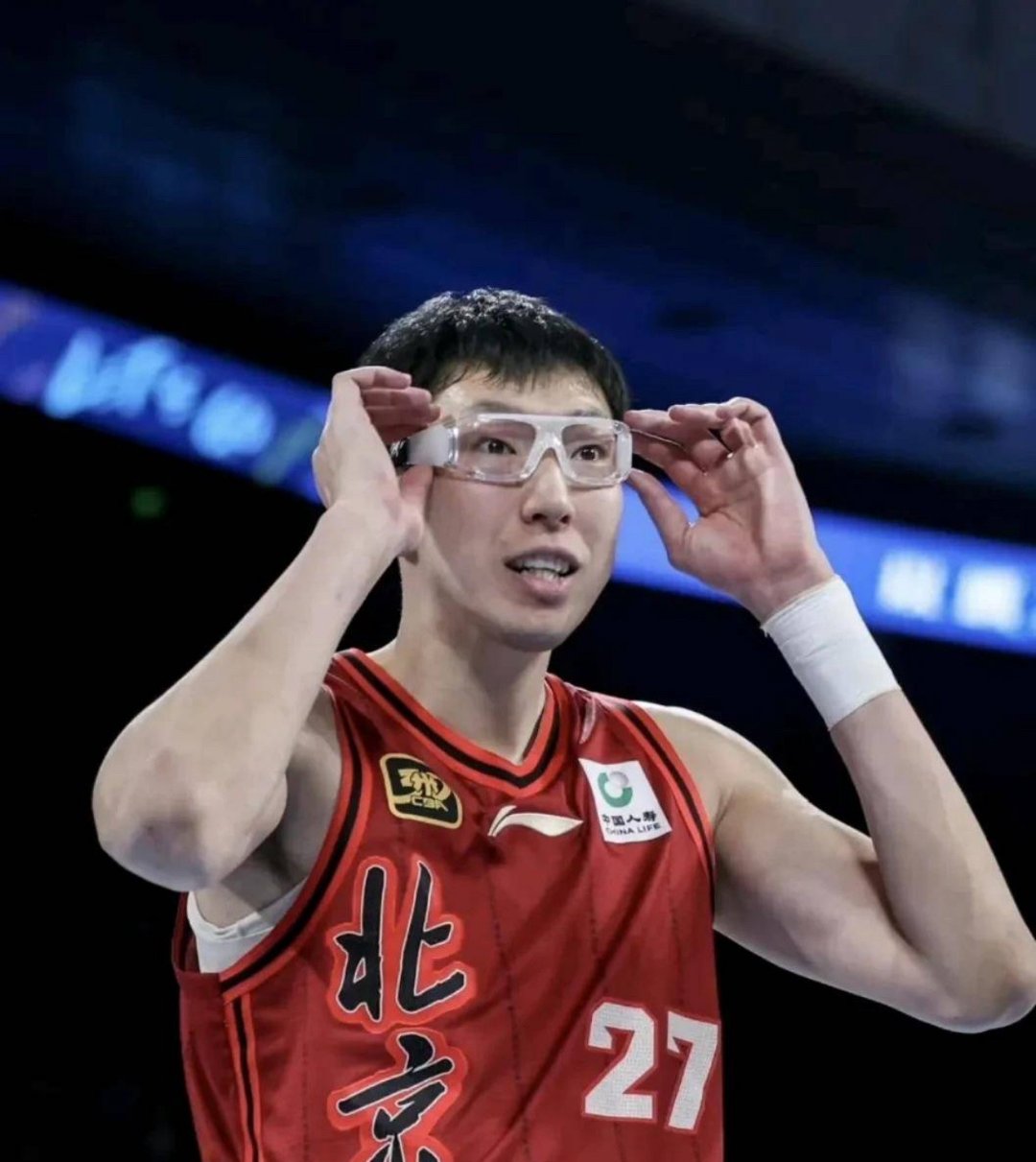 九游ag官方官网清晨体能课后，广厦男篮调整名单备战CBA常规赛，悬念犹存，细节决定成败的简单介绍