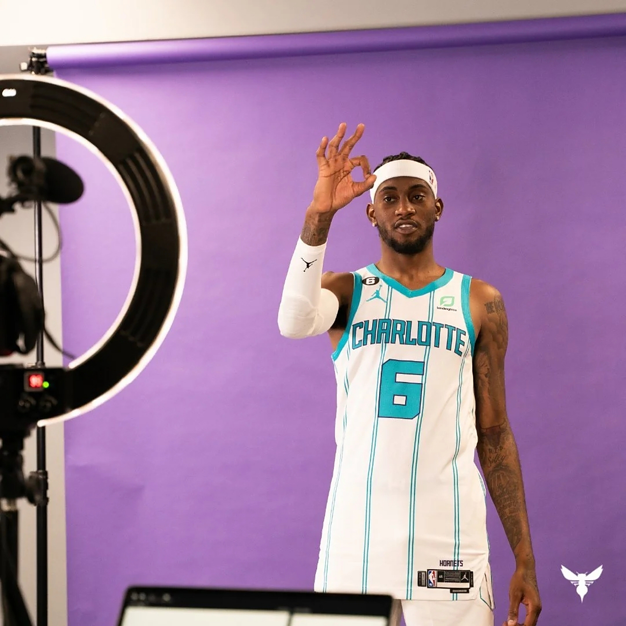 夏洛特黄蜂发布备战花絮；关键时刻止住颓势；意大利杯任务艰巨；身体对抗强度拉满的简单介绍