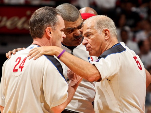 包含赛地聚焦:NBA常规赛赛前热度飙升,夏洛特黄蜂强势反弹,媒体盛赞,心理建设被强调的词条 包含赛地聚焦:NBA常规赛赛前热度飙升,夏洛特黄蜂强势反弹,媒体盛赞,心理建设被强调的词条