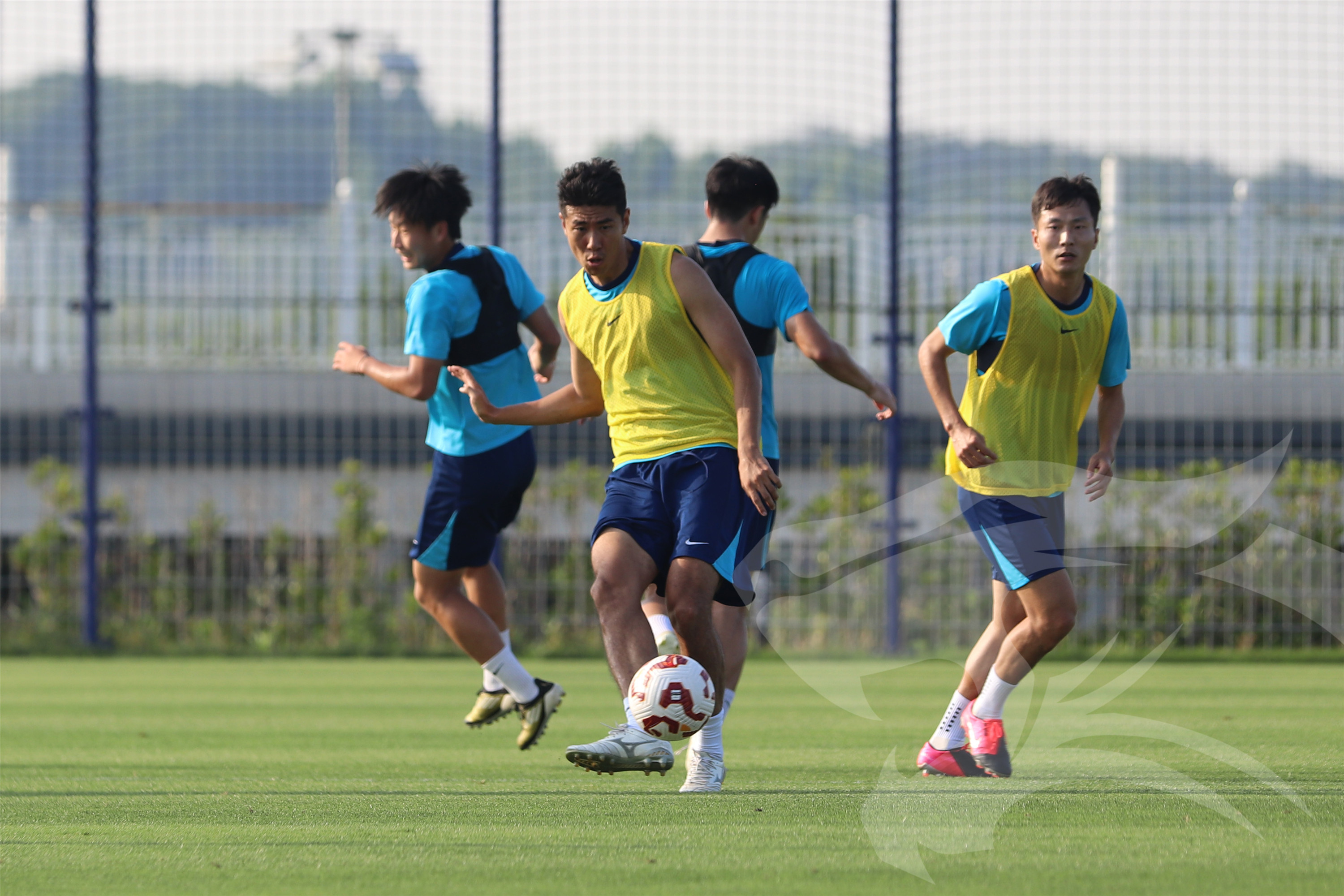 九游体育包含赛前武汉三镇备战中超，刷新队史纪录细节曝光，球迷炸锅，年轻球员得到机会的词条