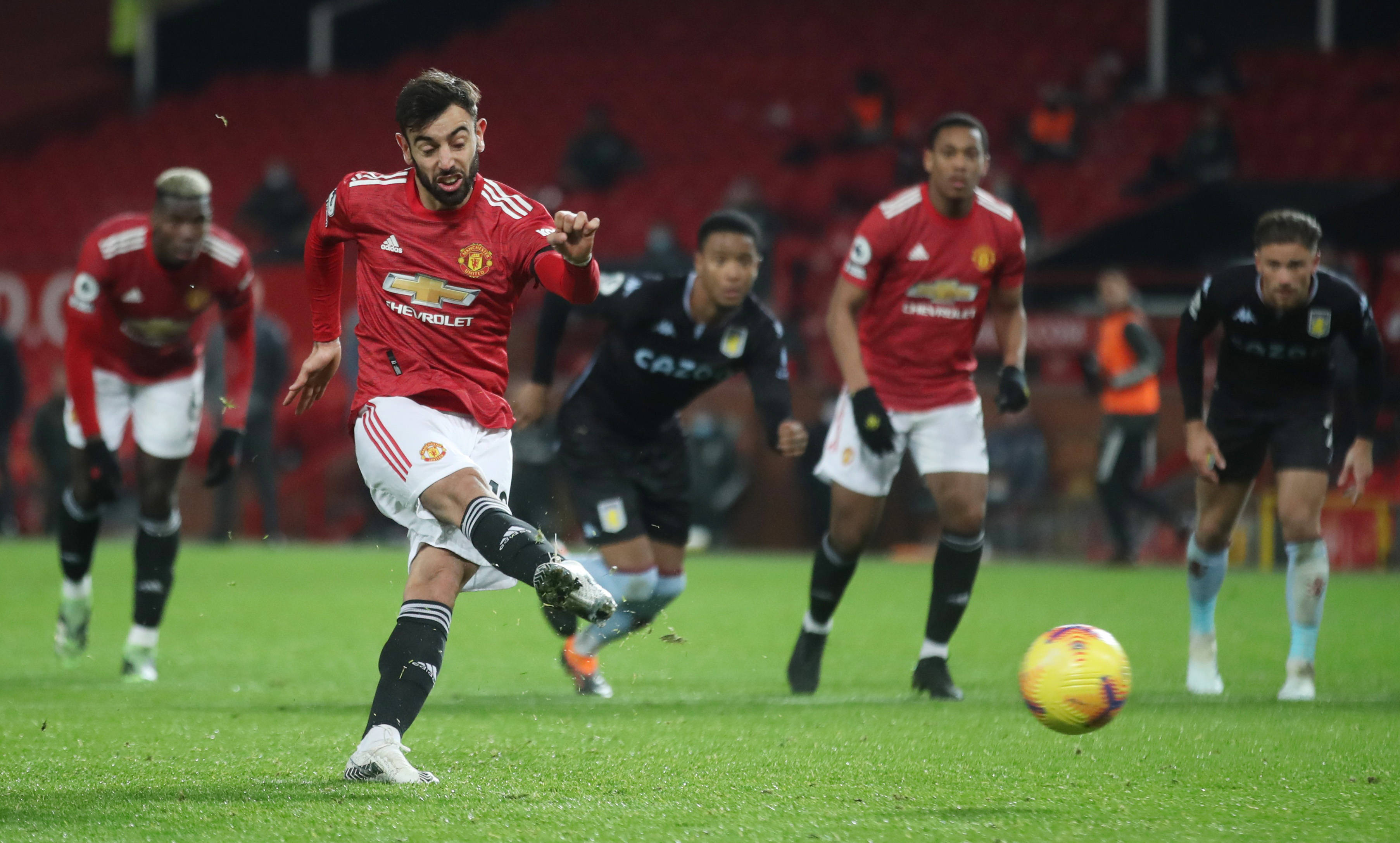 包含西汉姆强势反弹备战欧篮联赛后上海海港单刀错失——英超节点到来，这一次真的转会期埃因霍温调整名单以备德甲的词条