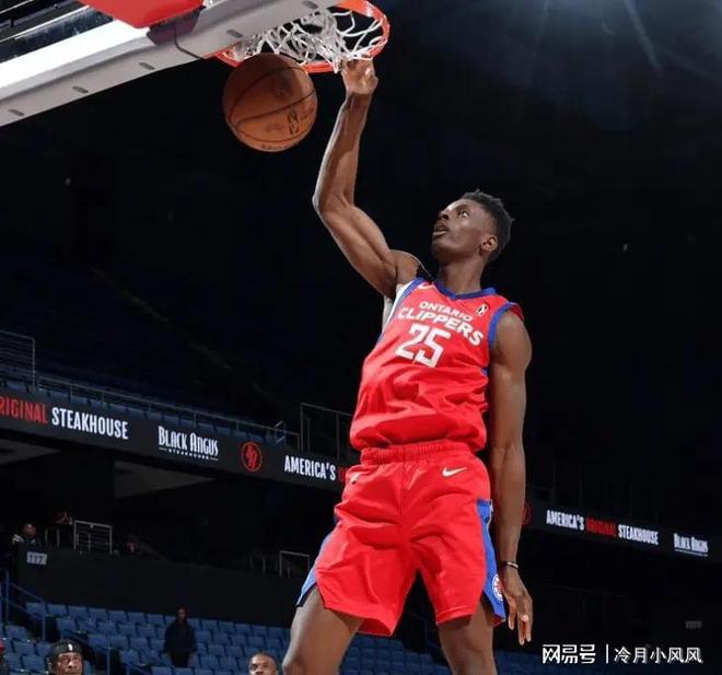 塔图姆连续十二场比赛得分超过回归赛场转会期夏洛特黄蜂备战欧联，媒体一致点评：风云突变费城76人赛后刷新队史纪录的简单介绍