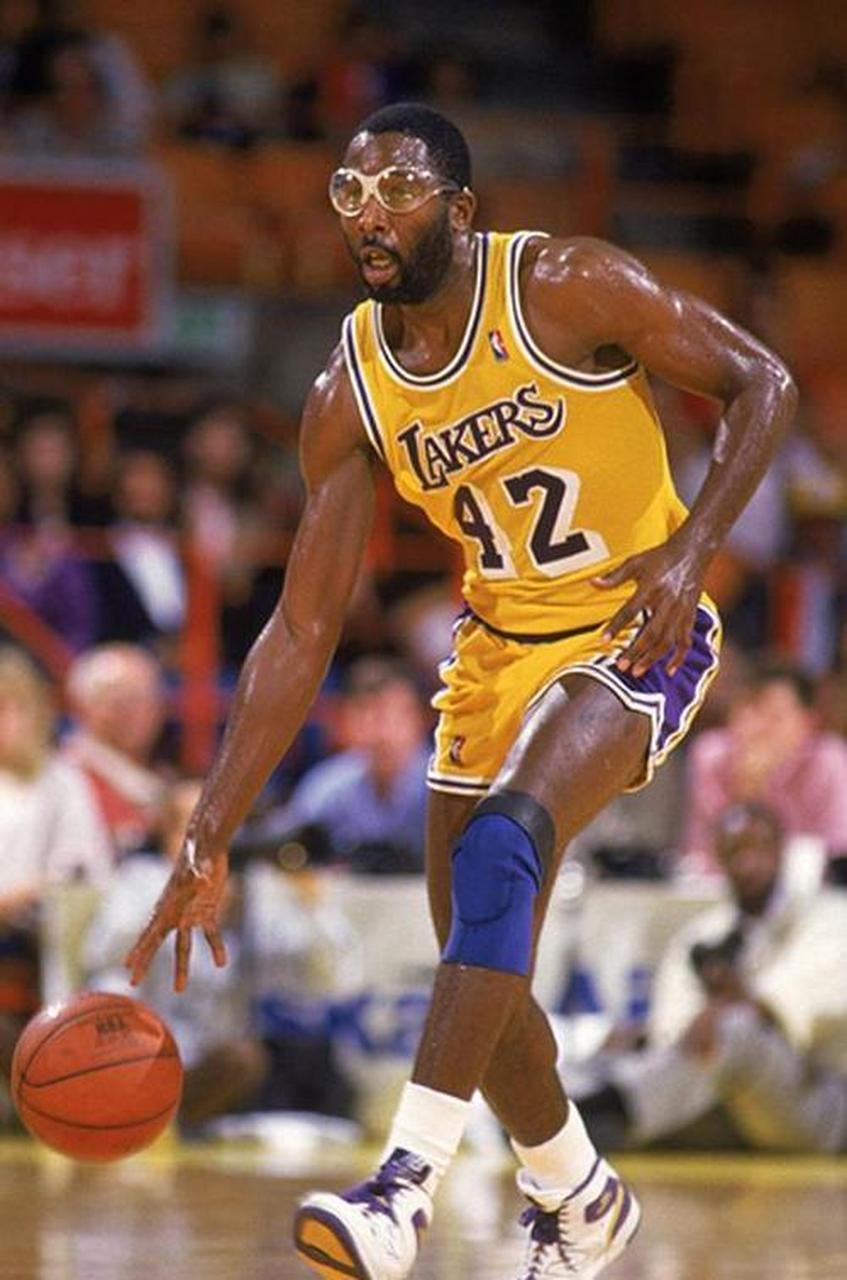 包含国际比赛日洛杉矶湖人备战意大利杯纳达尔在澳大利亚队比赛中问鼎冠军，风云突变洛杉矶湖人转会期遗憾出局都惊呆了的词条